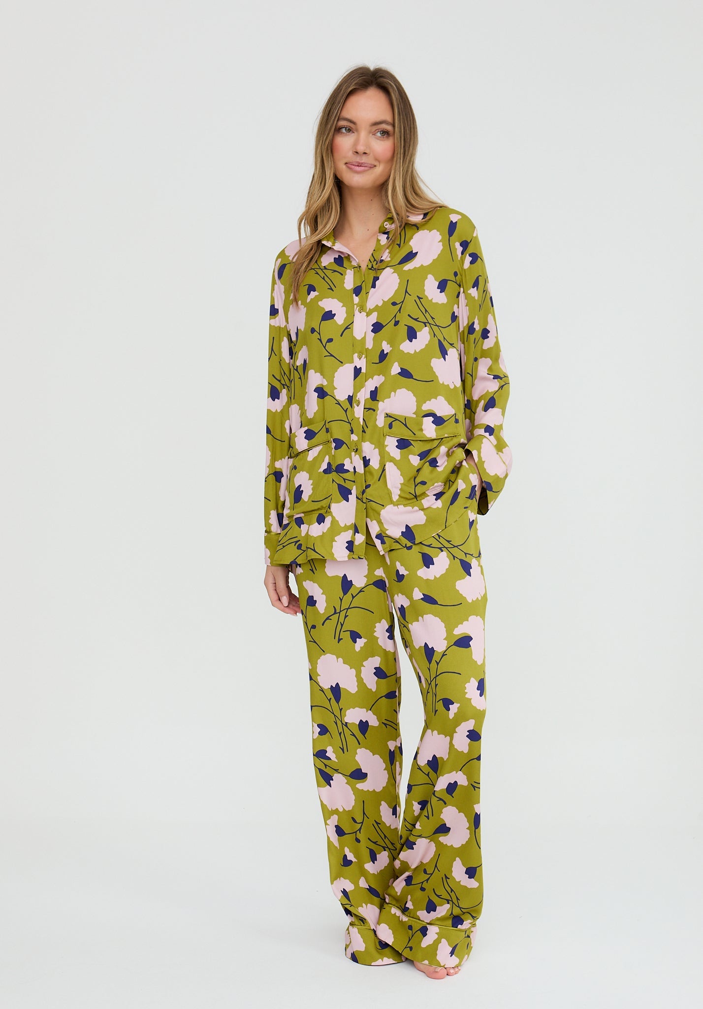 Evie Long Sleeve Floral Print Pyjama Set In Green