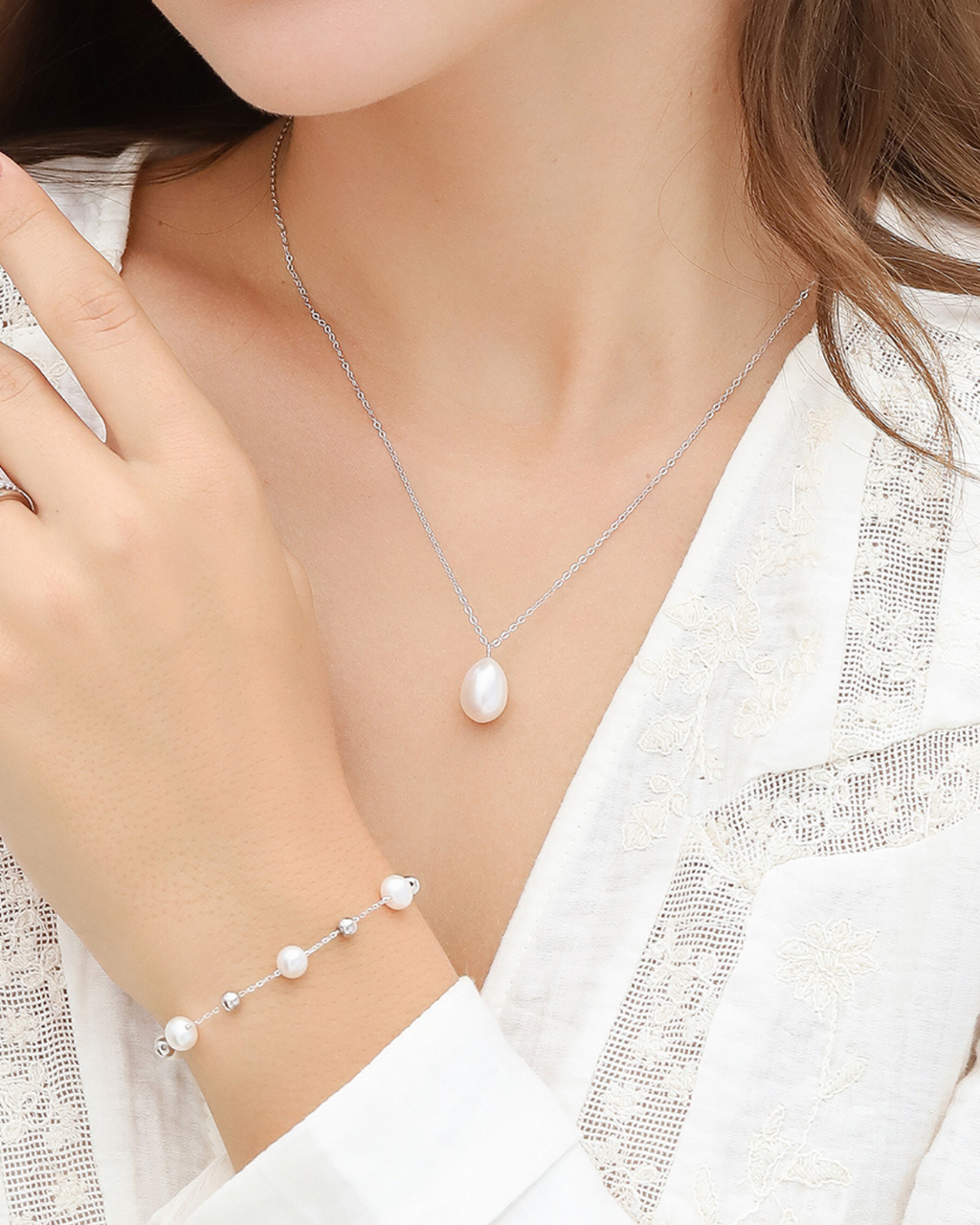 Pearl Bracelet in Sterling Silver